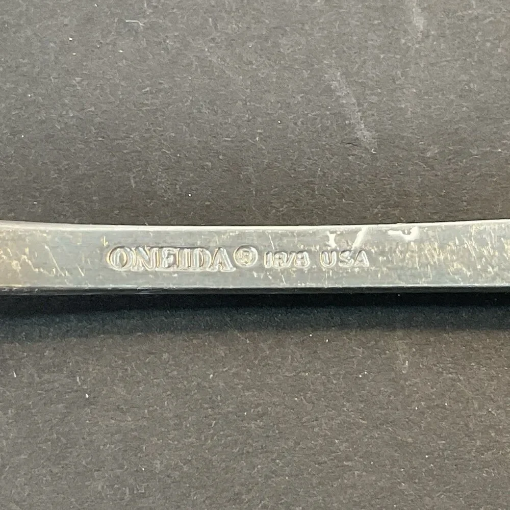 22 Pcs ONEIDA USA Stainless Flatware MINUTE MAN COLONIAL BOSTON Satin